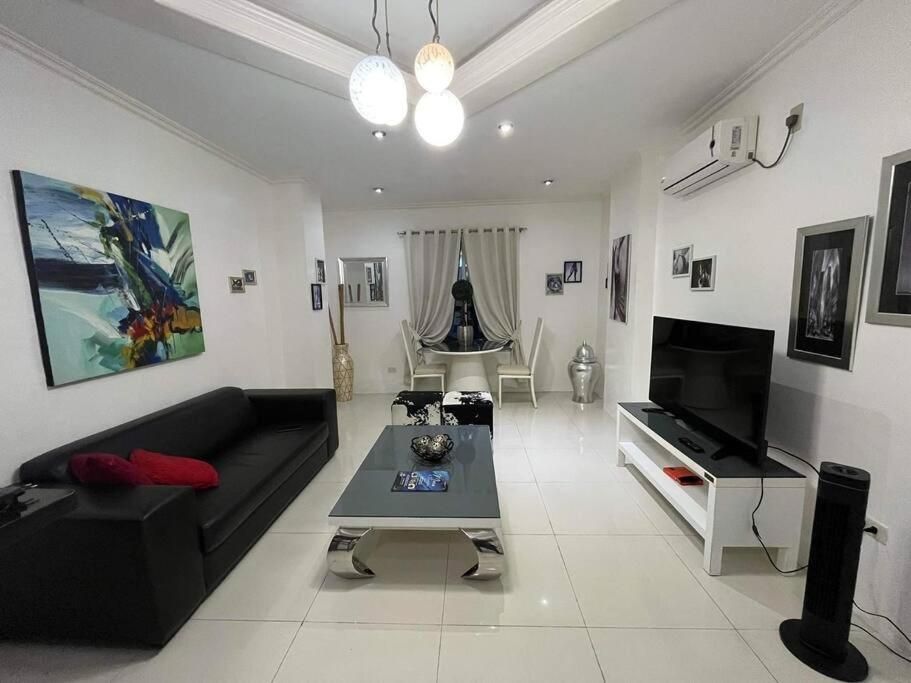 Kandi Big 1 Bedroom King Bed, Free Housekeeping, Wi-Fi Ángeles Exterior foto